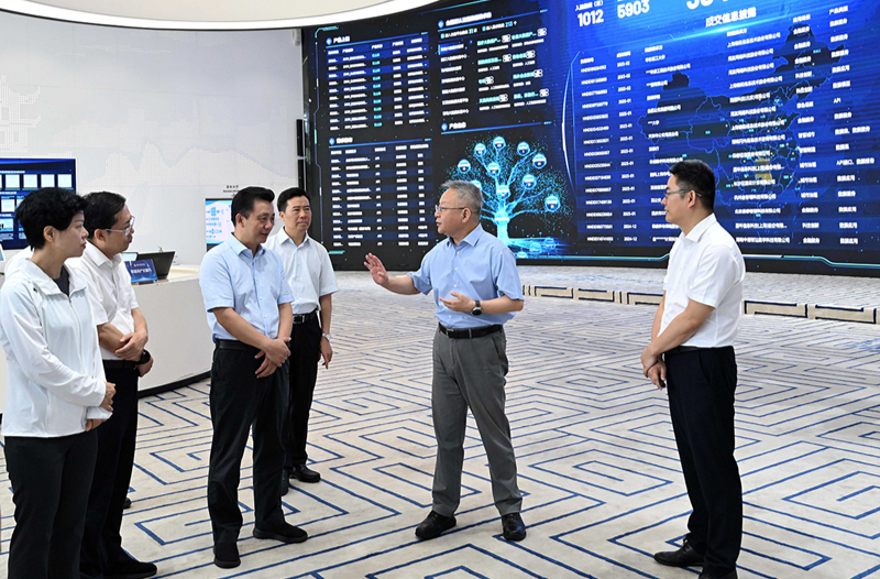 沈晓明围绕数字基础设施建设开展“十五五”规划专题调研