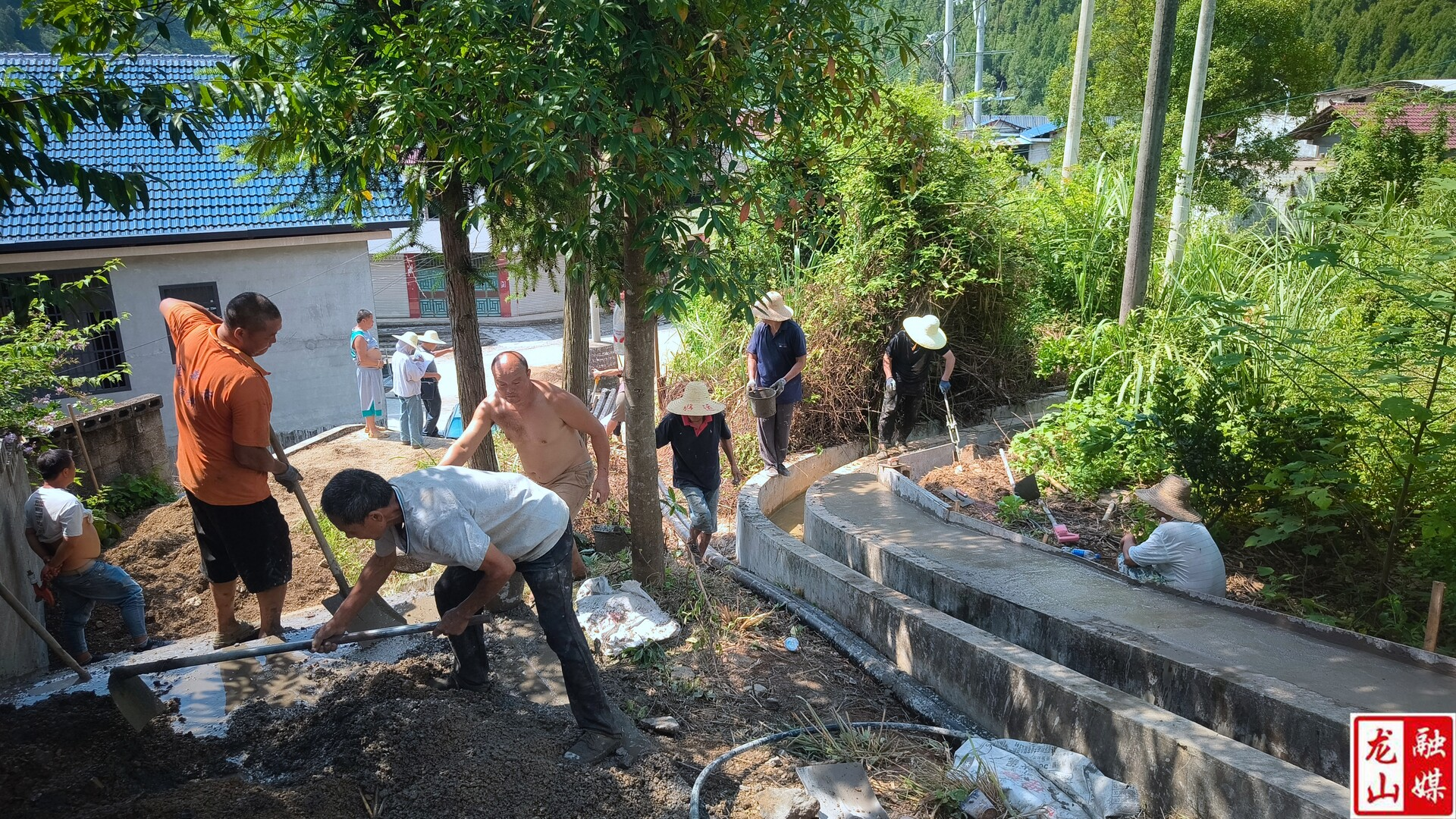 惹巴拉水厂管网延伸工程施工正酣（图）
