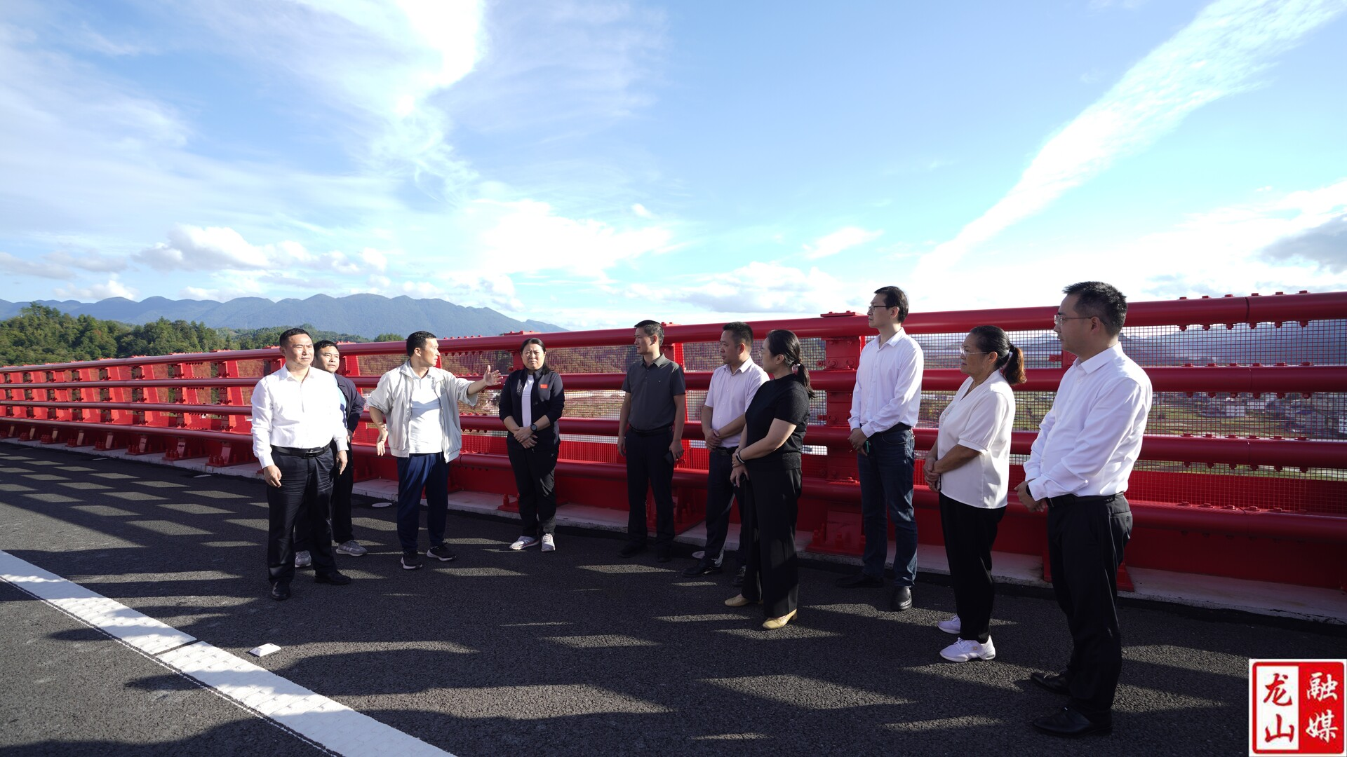 时荣芬周胜益等县领导考察桑龙高速开通筹备情况