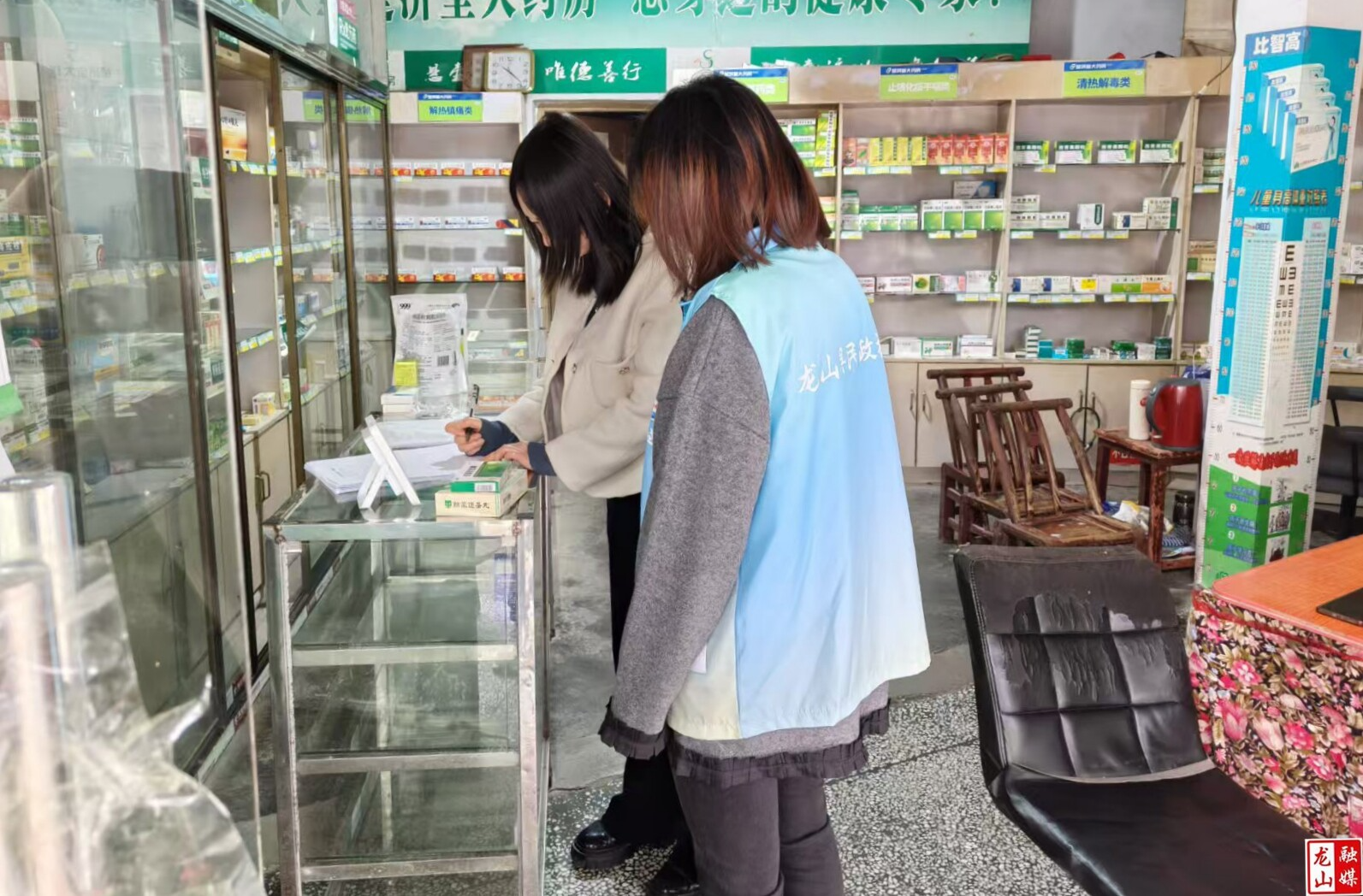 咱果乡社工站积极开展“帮代办”上门服务活动