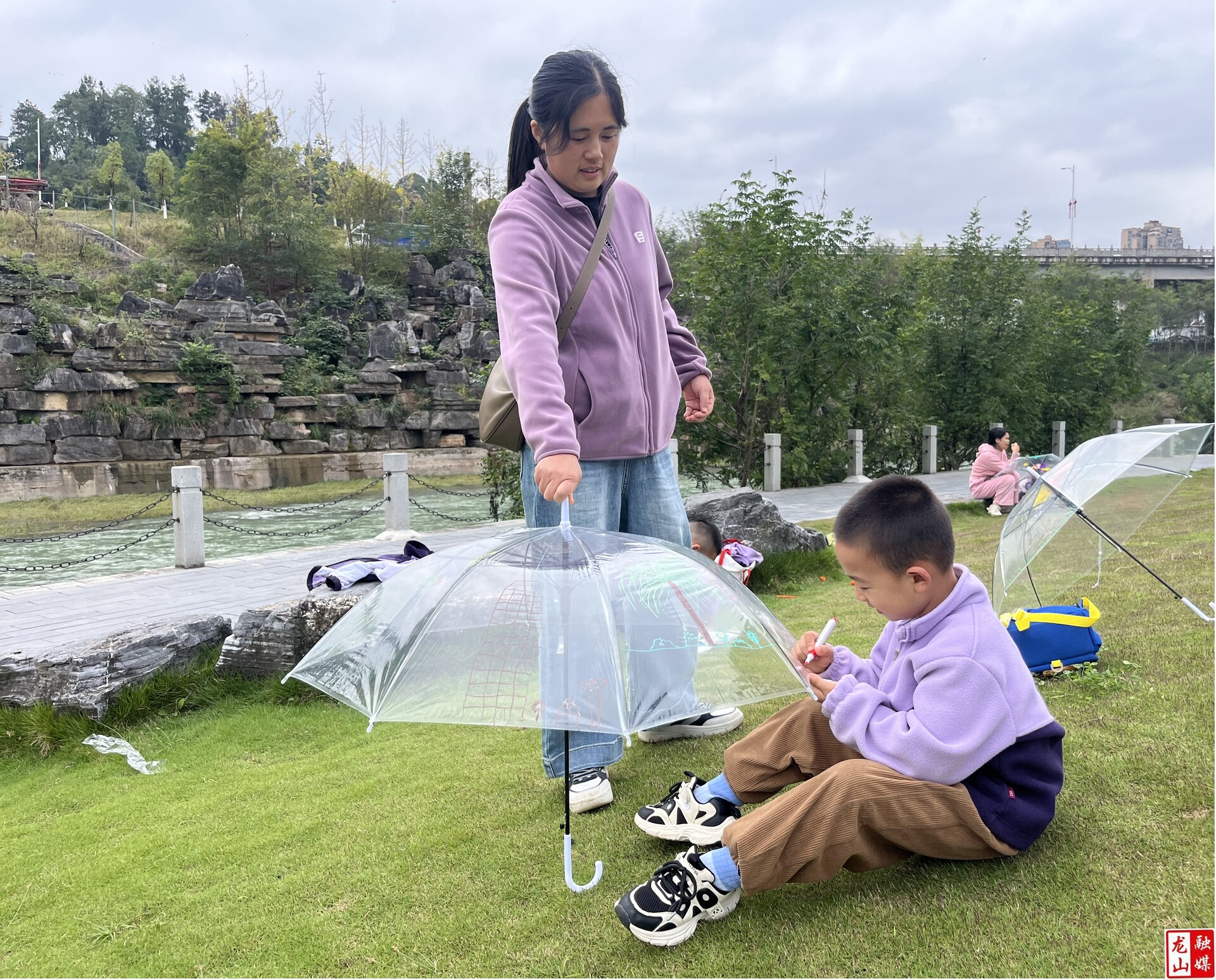 第二幼儿园大班组开展秋游活动