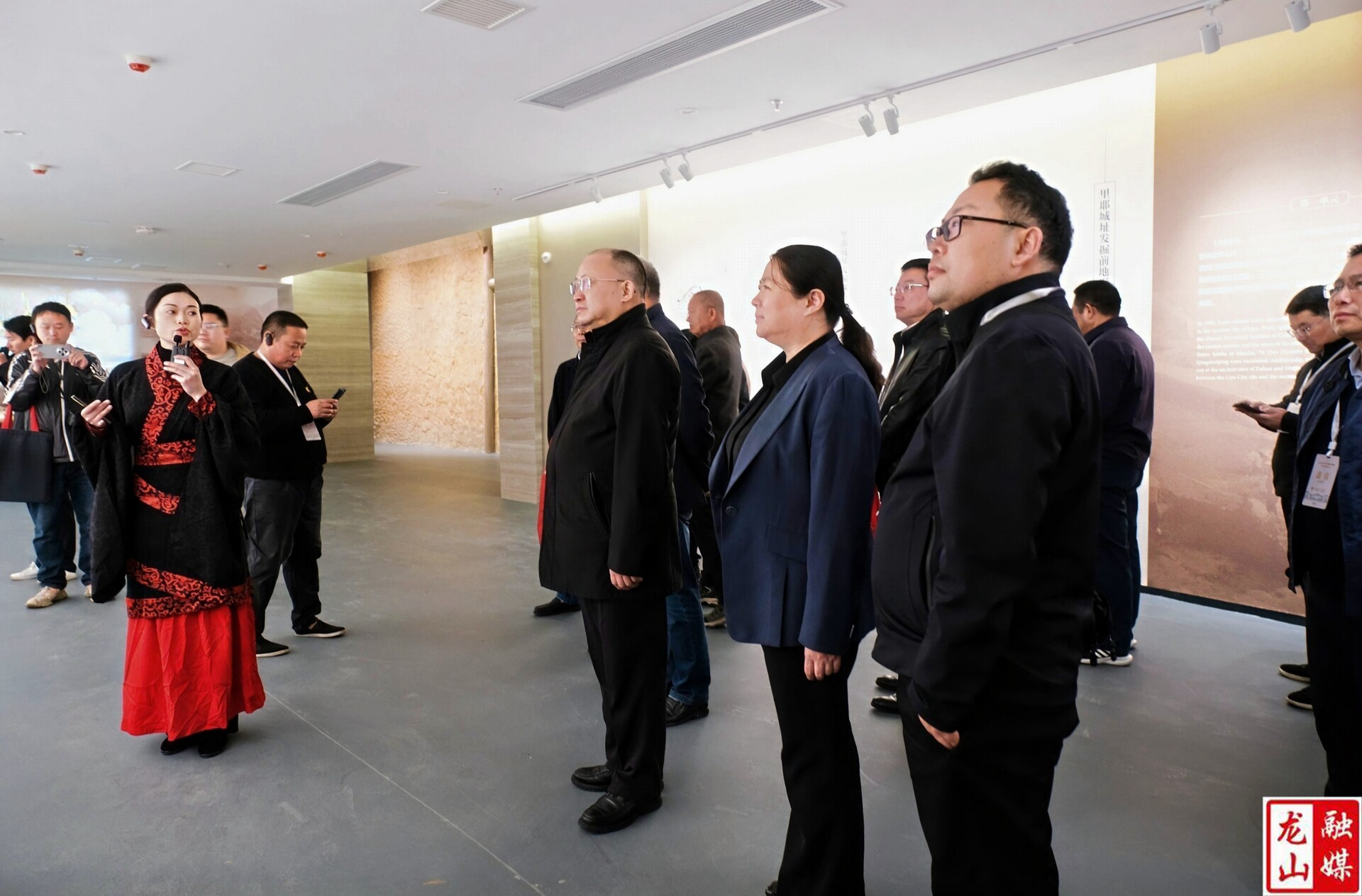 里耶古城遗址和秦简博物馆焕新开放，700余枚秦简回归移交