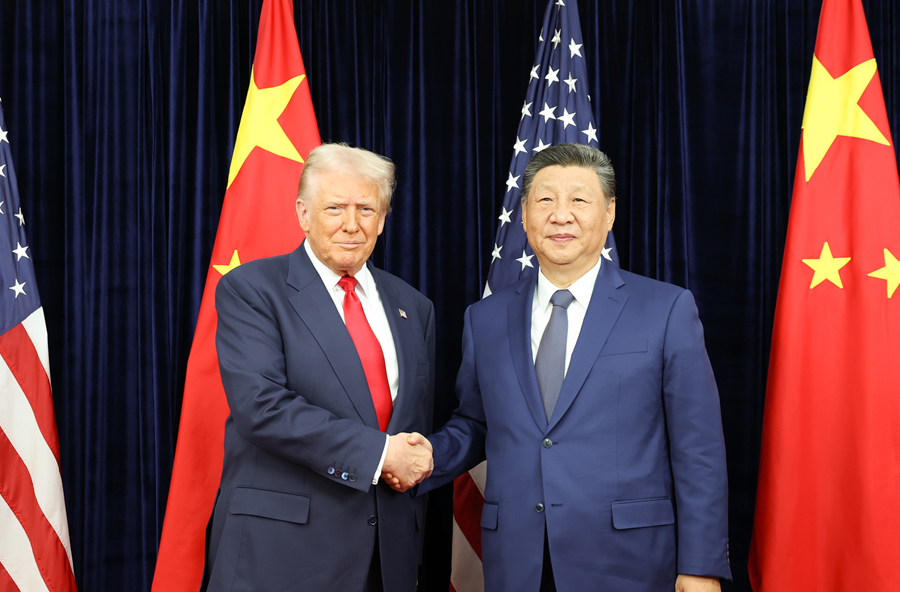 习近平同美国总统特朗普在釜山举行会晤