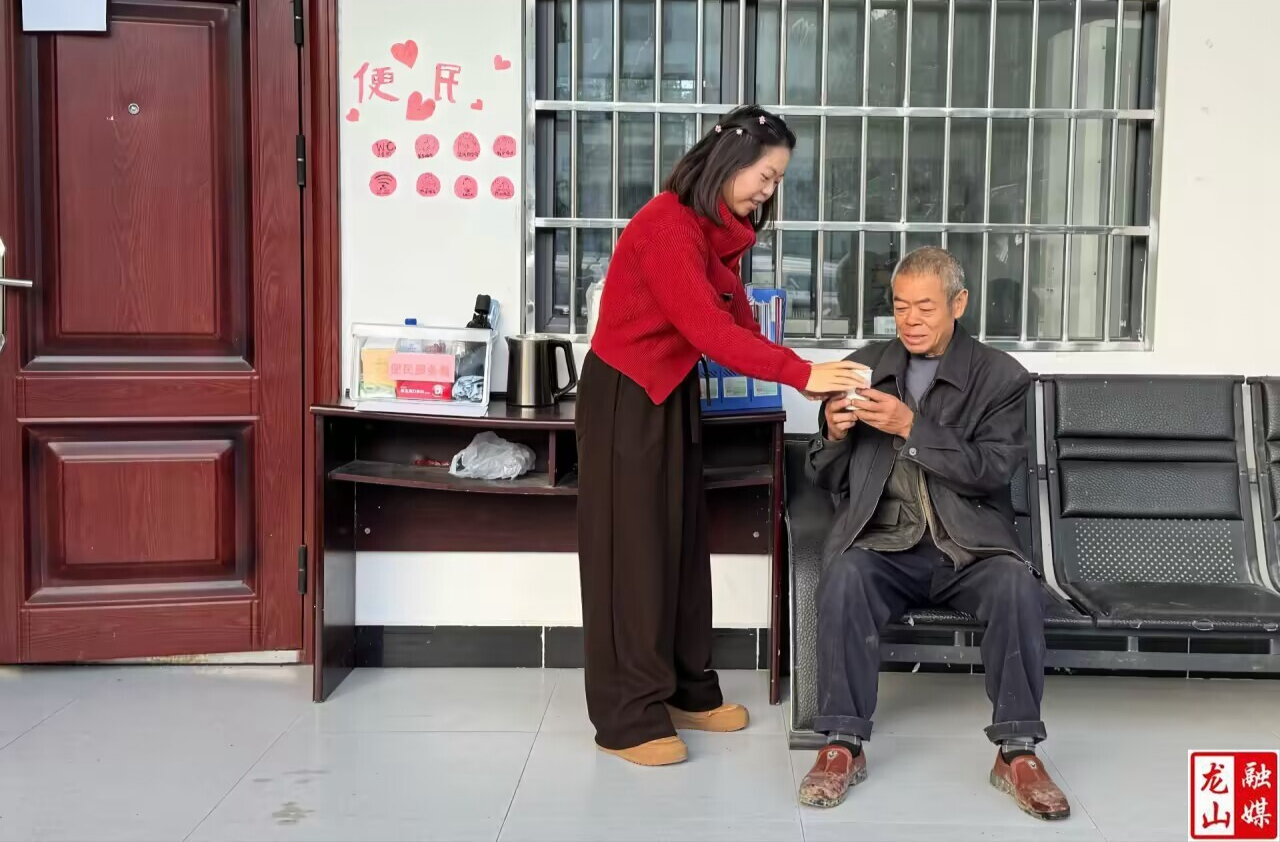 大安乡财政所：便民服务角“小阵地”传递“大温暖”