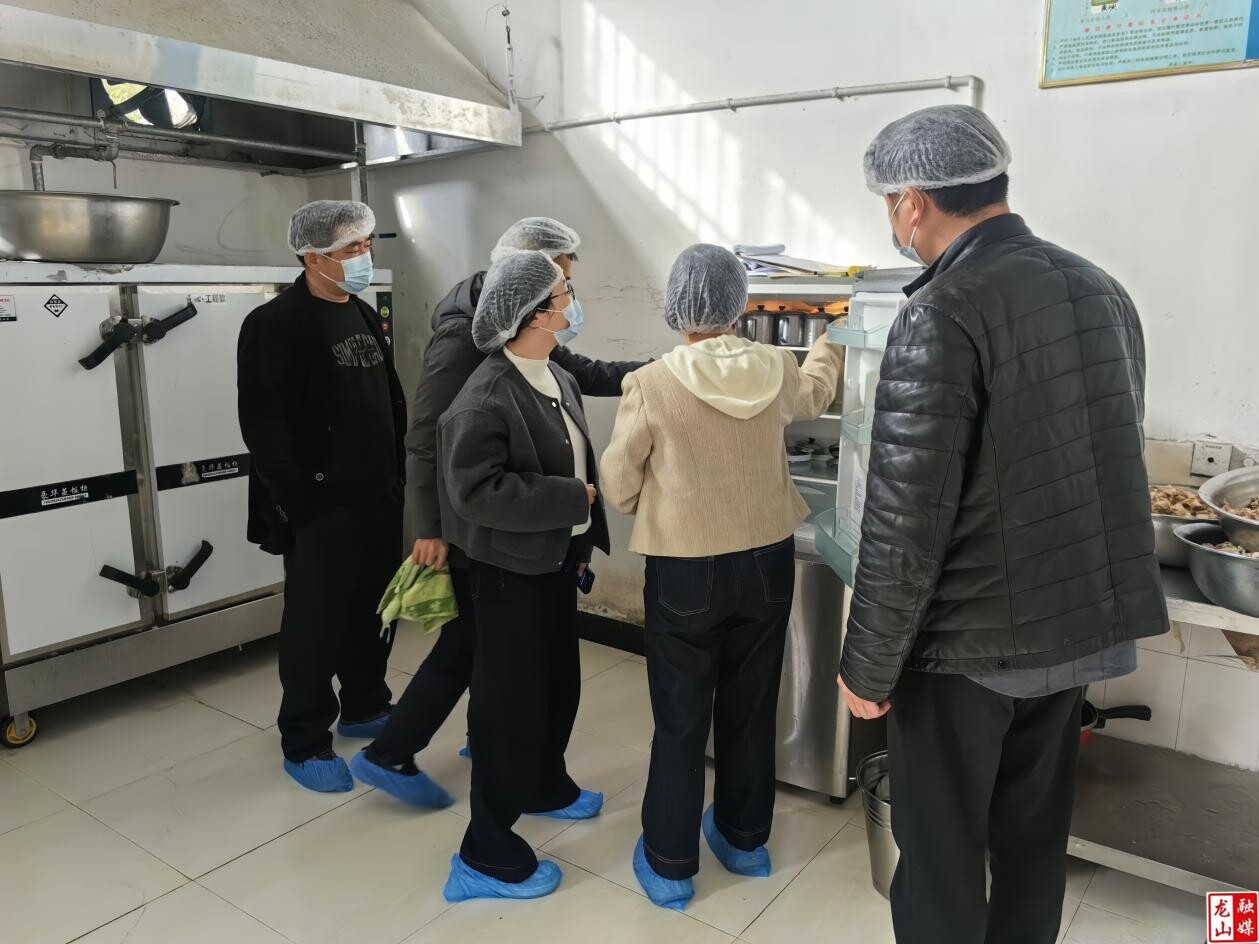 茅坪乡开展食品安全专项检查 守护群众“舌尖上的安全”