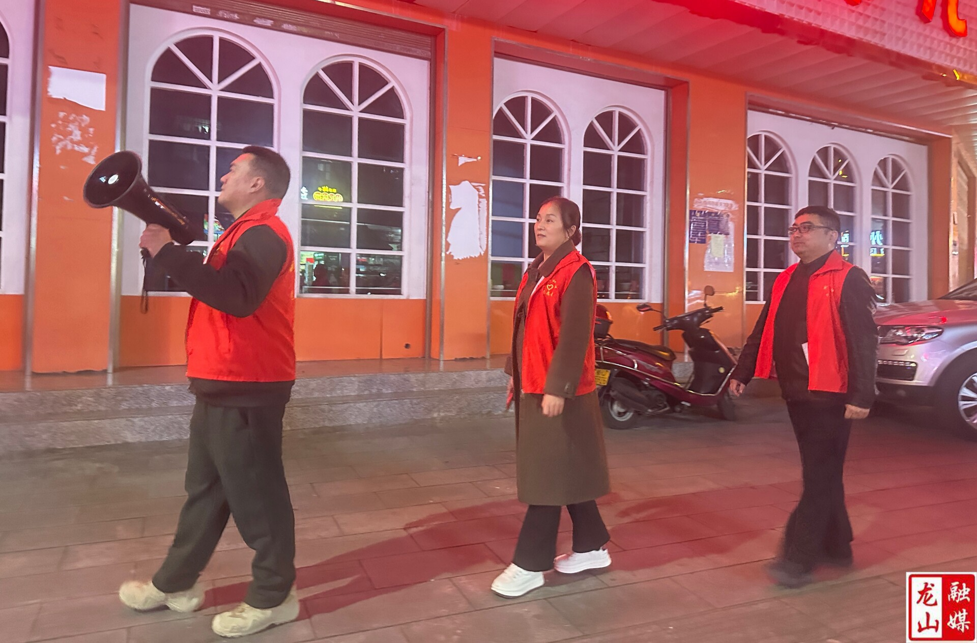 凤阳社区启动冬季消防守护行动 巡逻队“火眼金睛”查隐患（图）