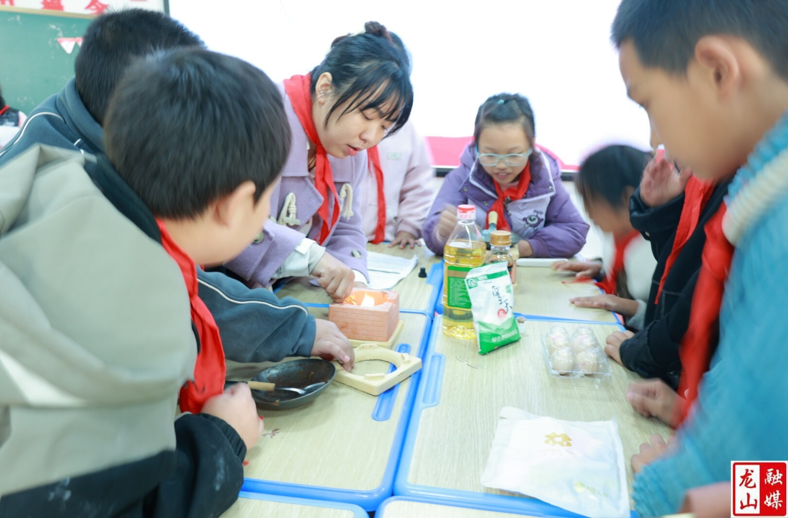 里耶小学迎来别样劳动课 湘郡礼德名师送教促成长