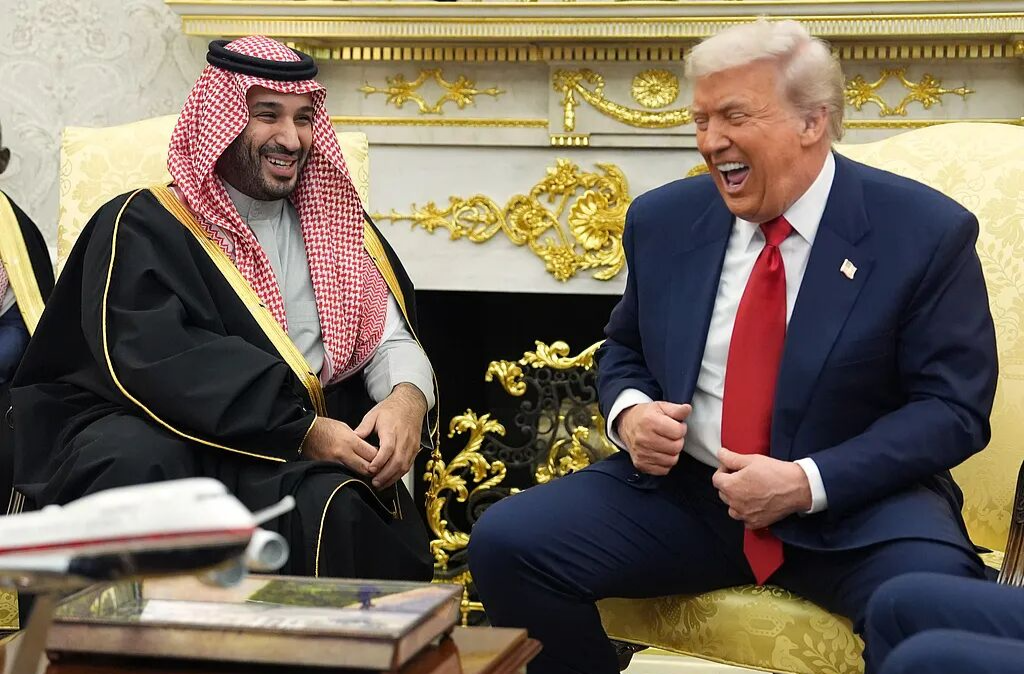 特朗普，收下了一万亿