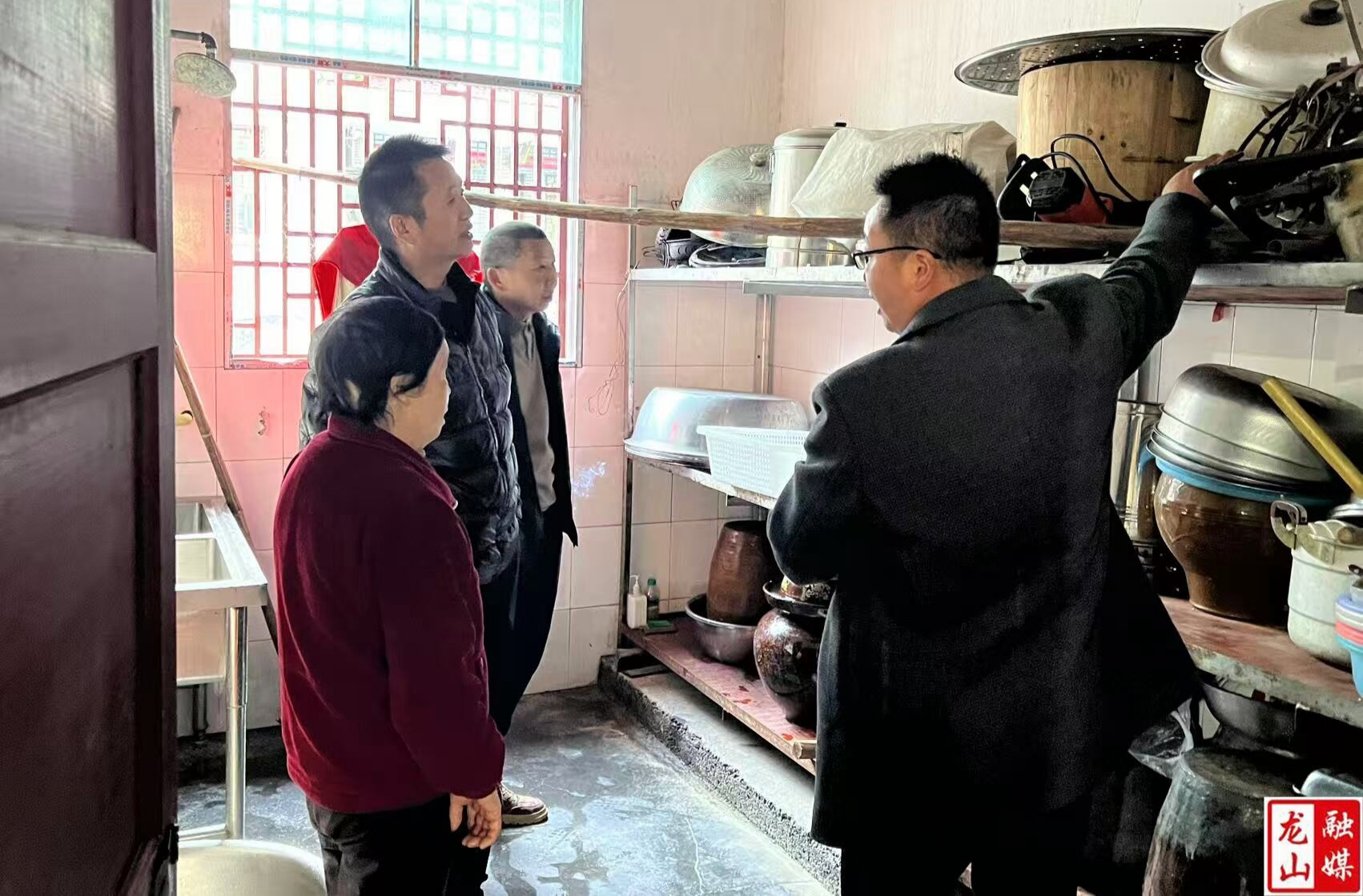 洗车河镇：筑牢安全防线 守护幸福晚年