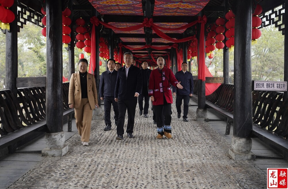 浏阳经开区管委会主任孙春华来龙山县调研对口帮扶工作