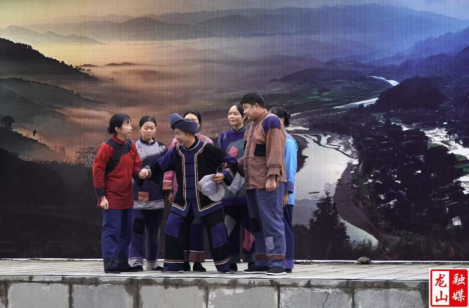 一堂生动的本土党史课：红色情景剧《甘露·记忆》温暖上演