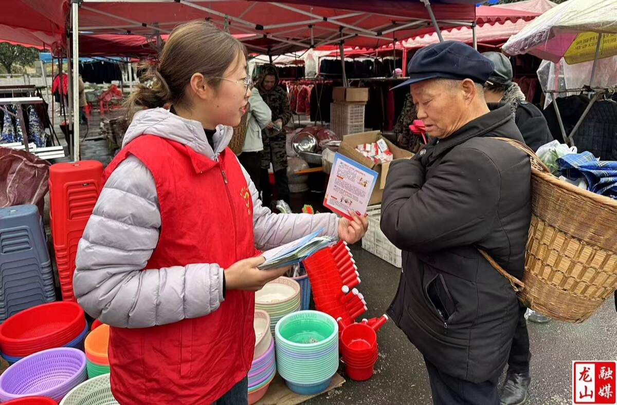 内溪乡开展春节期间返乡农民工法治宣传活动