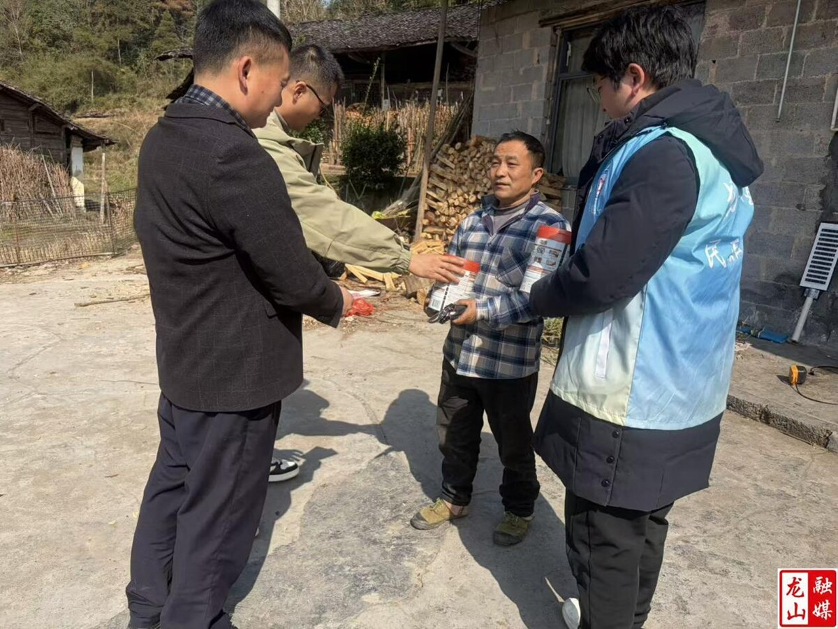 石羔街道：政策暖心传万家 新春慰问暖民心
