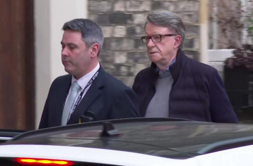 卷入爱泼斯坦案 英国前驻美大使被捕