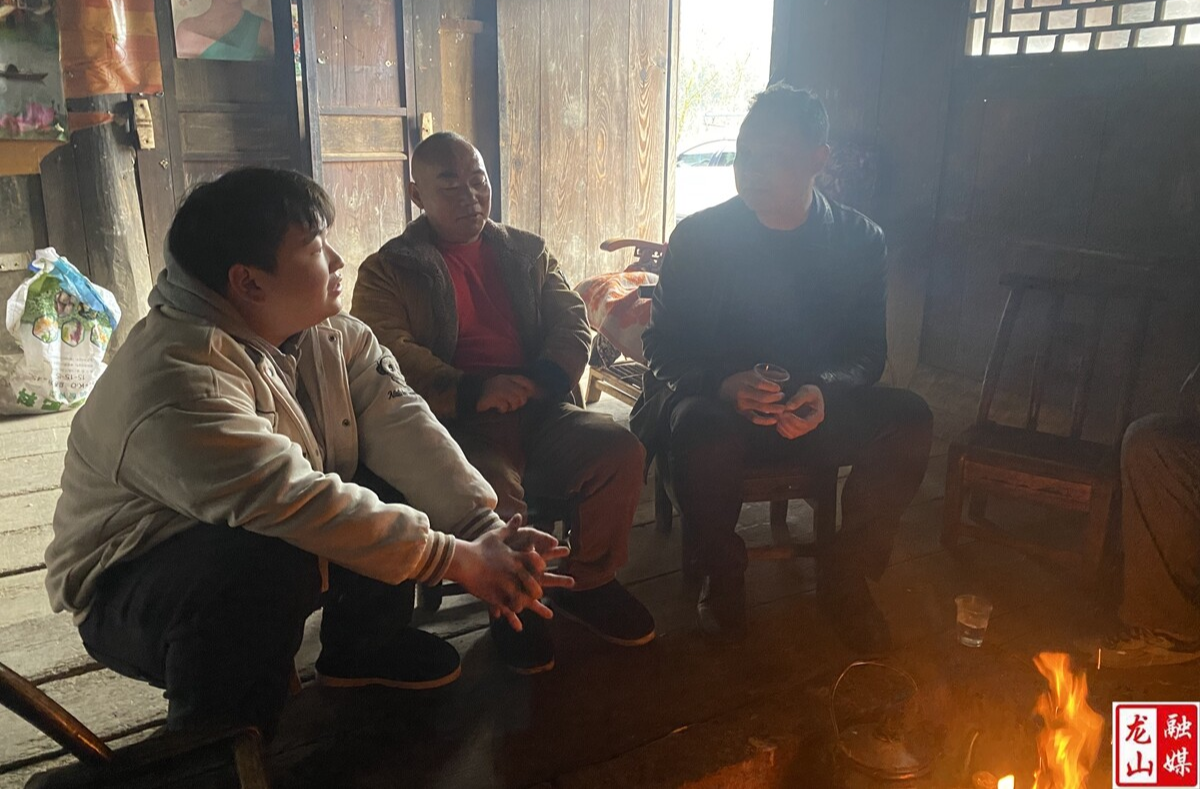 县卫健局：撤队不撤心 初心暖民心