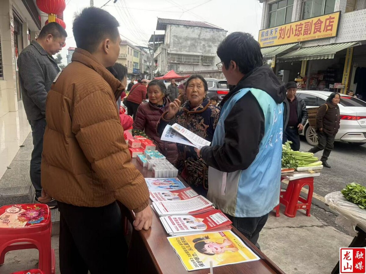 石羔街道民政社工站开展全国爱耳日宣传活动