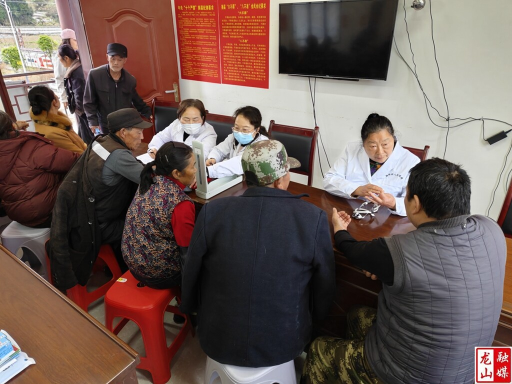 州委老干部局：银发助振兴 志愿服务暖乡村