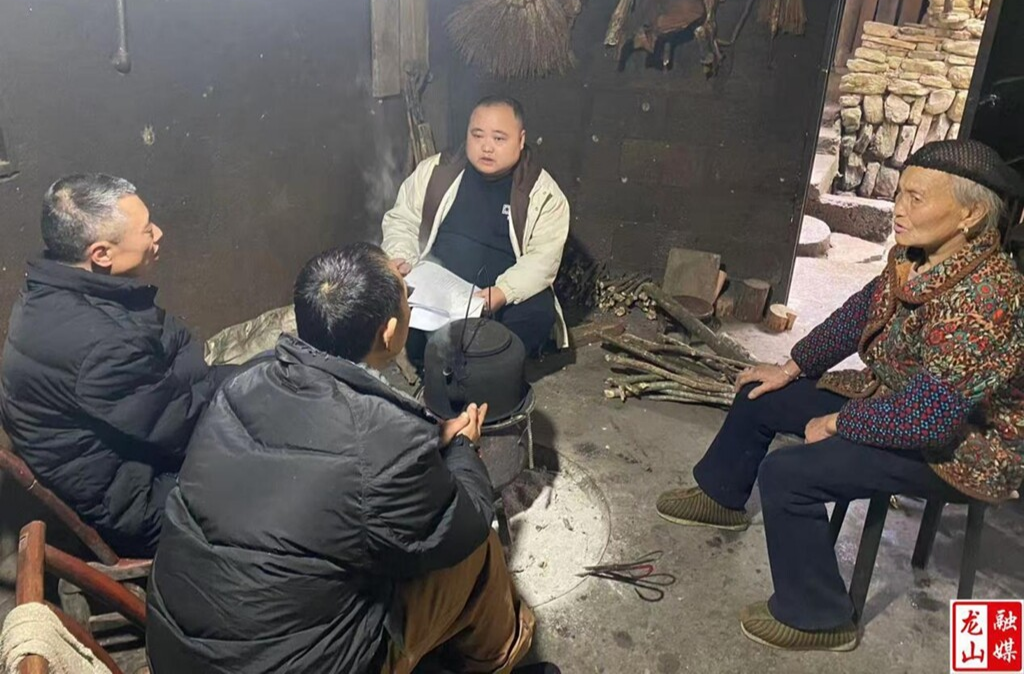 水田坝镇民政社工站：入户走访察实情 精准核查暖民心