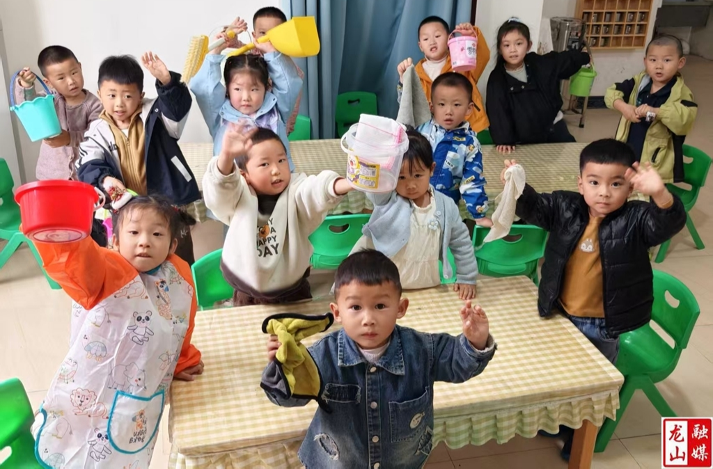 老干幼儿园开展劳动节主题活动