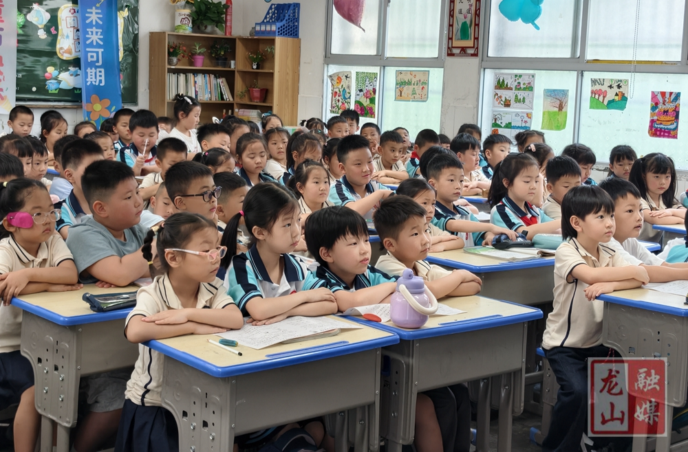 县老干幼儿园开展“探秘小学促成长，科学衔接向未来”  幼小衔接活动