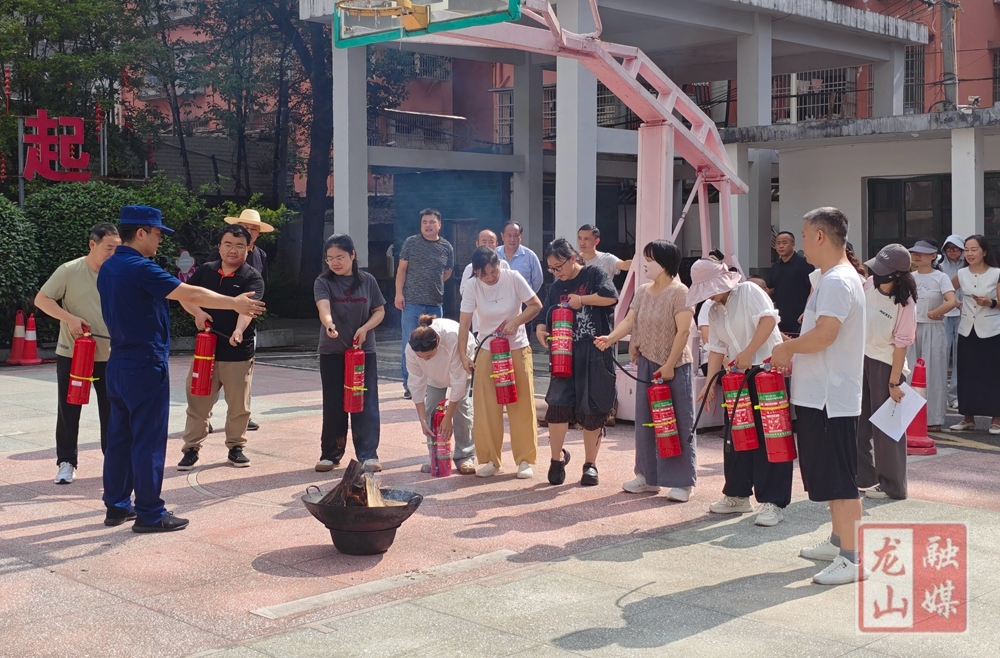龙山消防扎实推进夏季消防安全专项攻坚行动