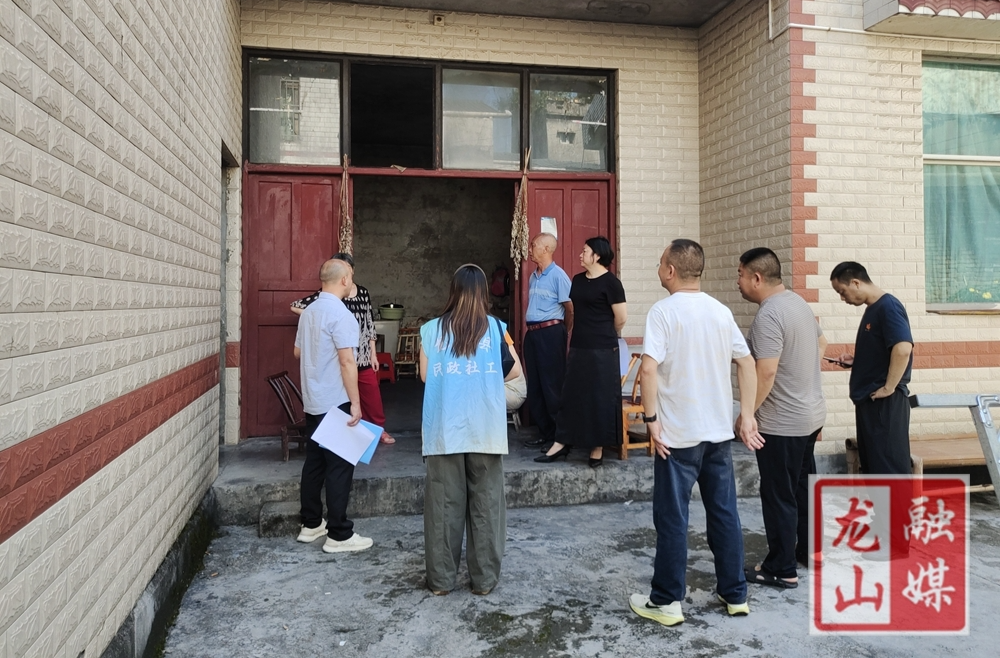 民安街道开展重度残疾人邻里照护入户探访工作