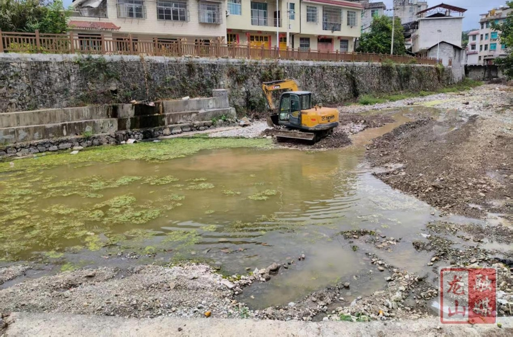 召市镇：疏堵结合治河道 筑牢防溺水安全防线