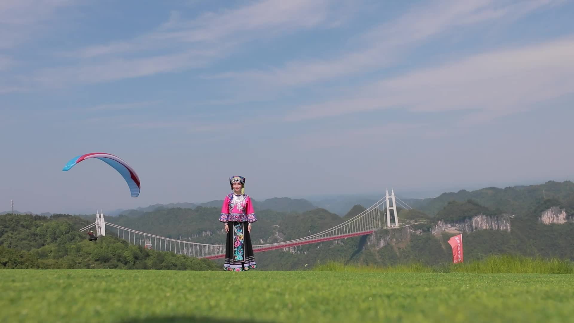 【“好评湘西”网络作品】加强网络文明建设 共建清朗网络空间