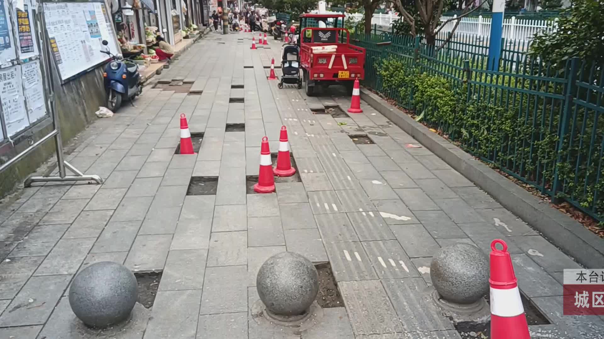 【龙山新闻】城区街道人行道地板整修顺利推进