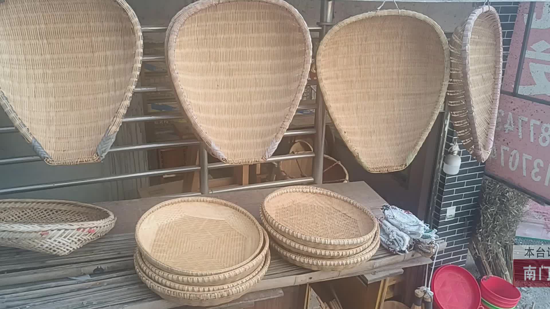 【龙山新闻】南门坡：手织竹制品热销