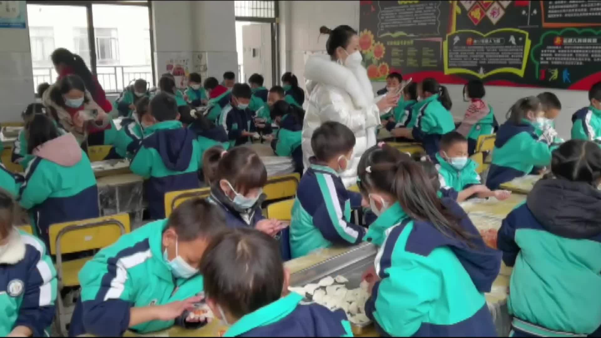 【龙山新闻】思源学校：品冬至 包水饺