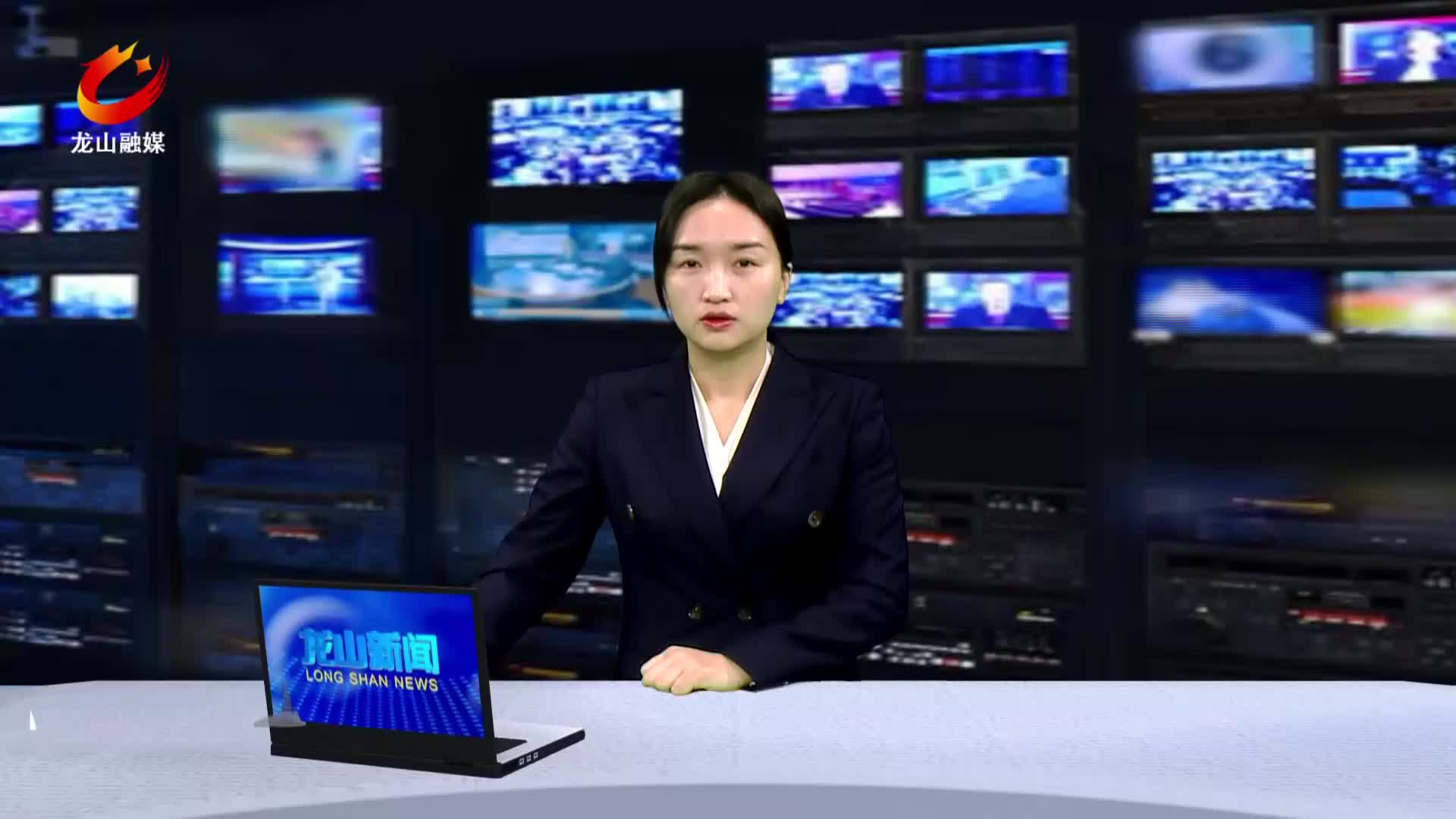 【龙山新闻】油菜坪社区：冬草莓迎来首批采摘