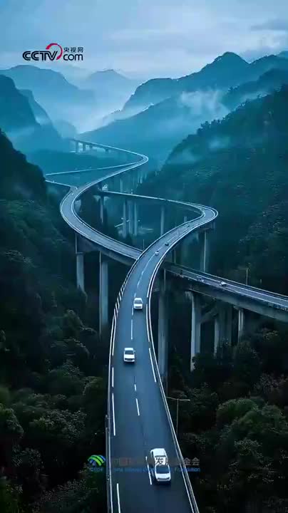 强国之路｜由“大”到“强” 流动的中国充满活力