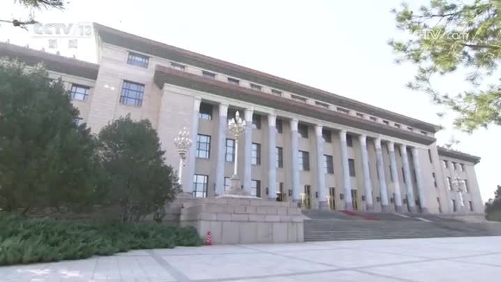 习近平会见俄罗斯总理米舒斯京