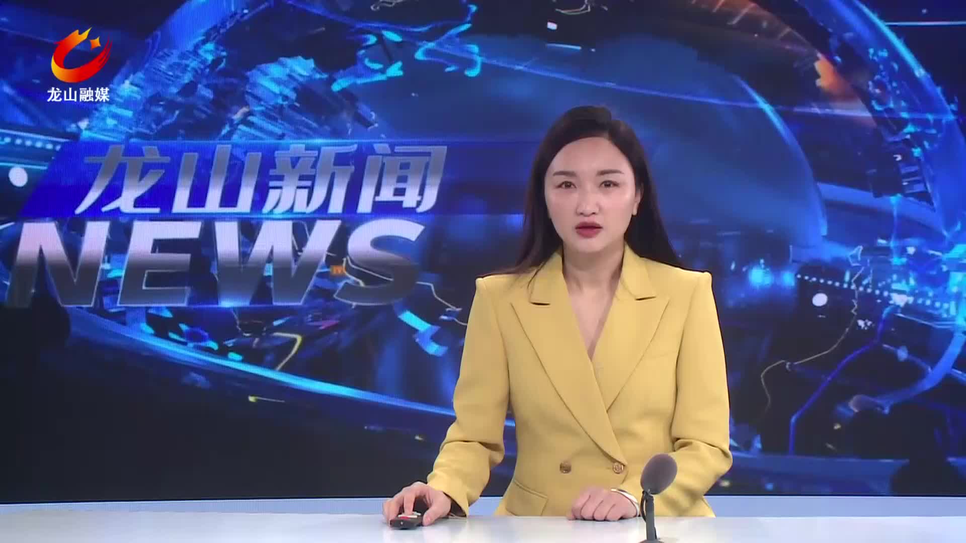 【龙山新闻】“神秘湘西过大年 写春联送祝福”活动进校园