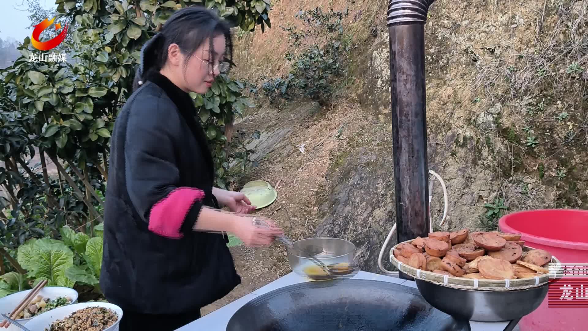 【龙山新闻】龙山美食：油粑粑制作技艺传承梦想