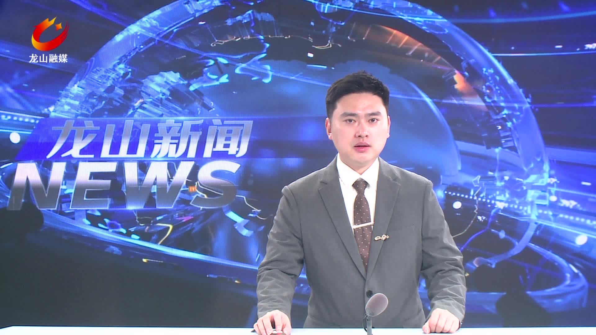 【龙山新闻】220余名跑者预热2026湘鄂龙凤马拉松